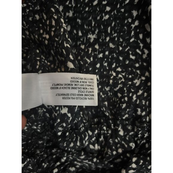 Universal Thread Women's Black & White Speckled Loose Top - Picture 7 of 7
